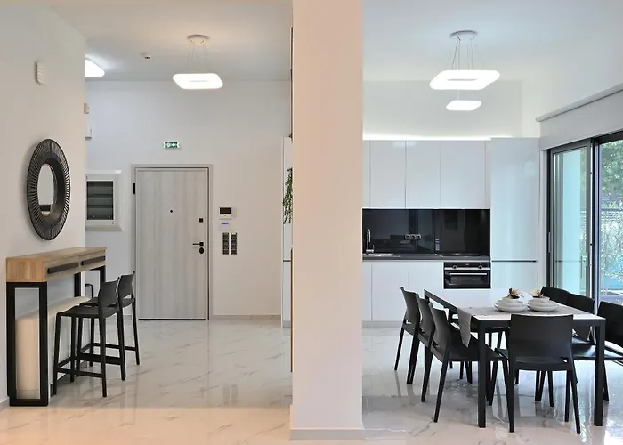 The Lop Athens Holidays Luxury Suites