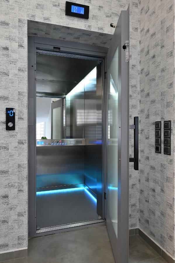 The Lop Holidays Luxury Apartment *