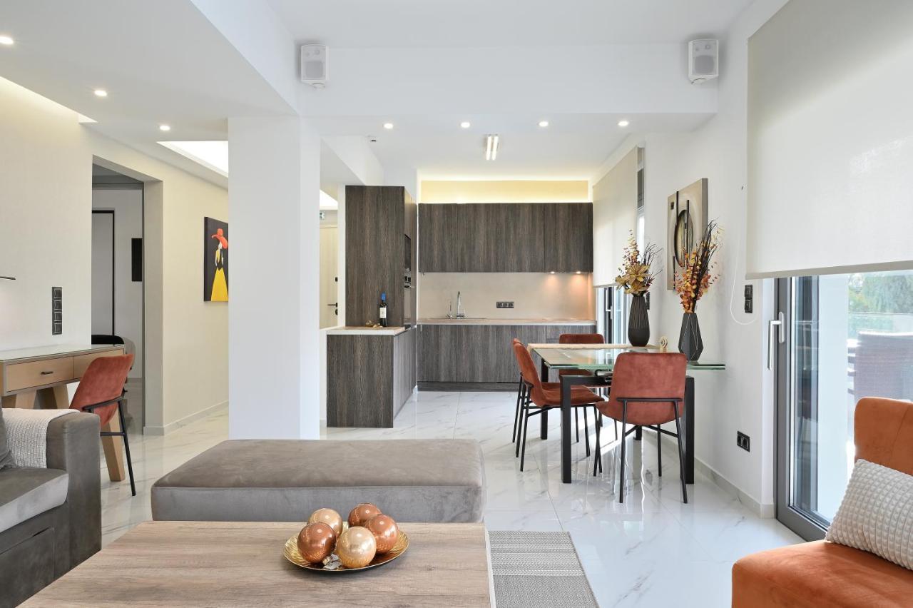 The Lop Holidays Luxury Athens