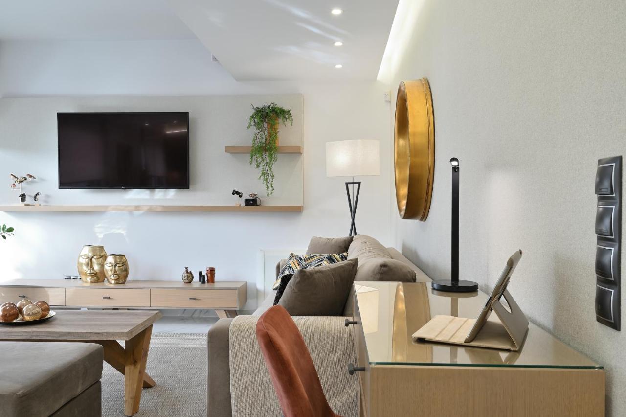 The Lop Holidays Luxury * Athens